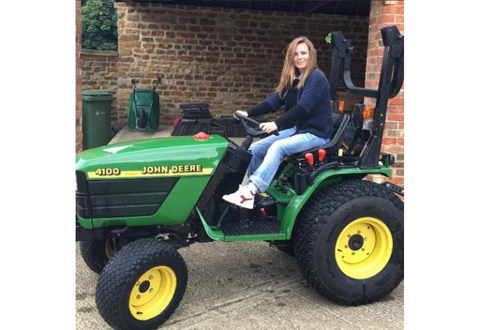 Geri `Spice Girls` Berubah Gaya Hidup